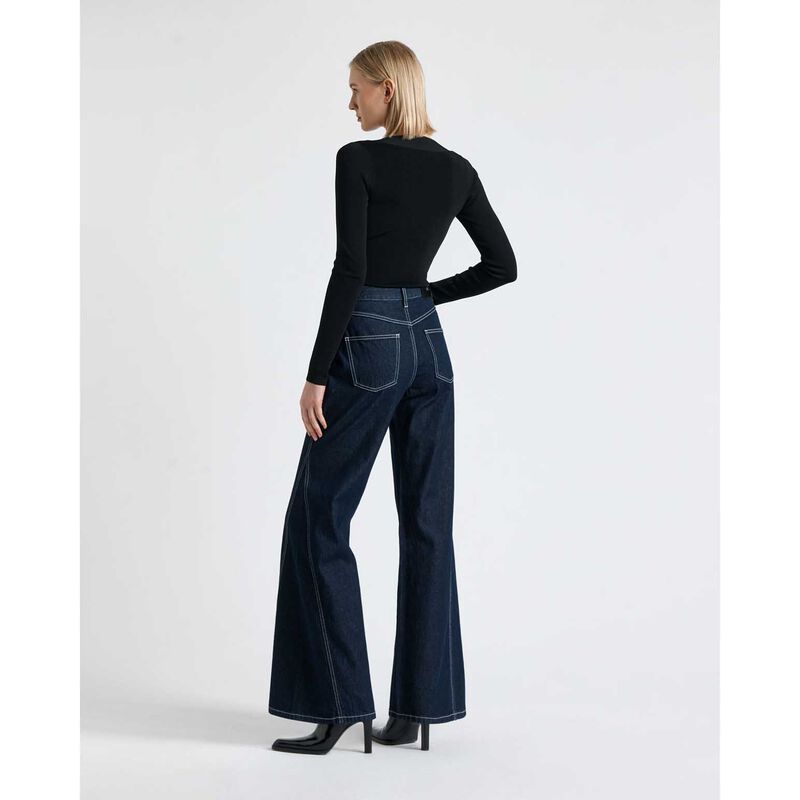 Cue Shiny V-Neck Long Sleeve Knit image number 5